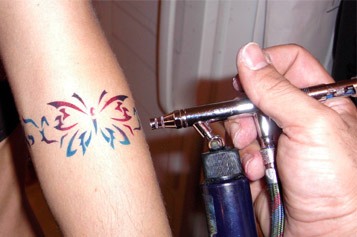 boston_party_entertainment_inflatables_airbrush_tattoo_2
