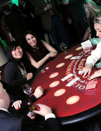 boston_party_entertainment_casino_black_jack_with_dealer1